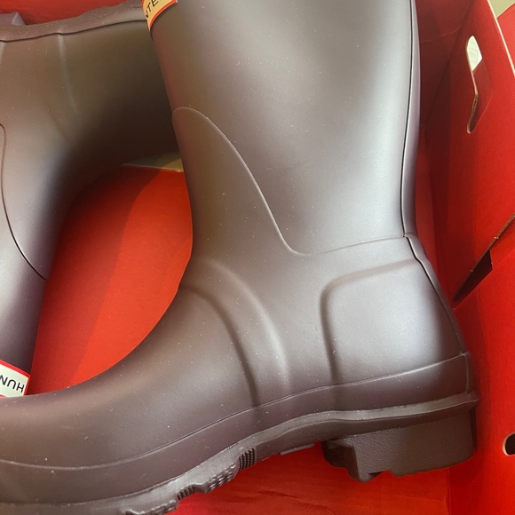 Hunter Boots Size 10 Color-Black Grape (Burgundy) - Picture 2 of 4